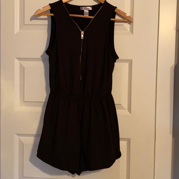 Black romper - Picture 1 of 2